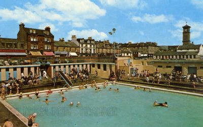 The Swimming Pool
Helensburgh's outdoor pool. Undated, possible the 1960s.
