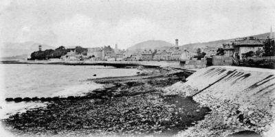 Helensburgh East Bay
Looking west from in front of the Queen's Hotel â€” note writing on seawall. Image date unknown.

