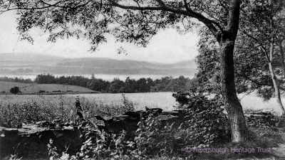 Gareloch view
A 1909 image of the Gareloch from Highlandman's Road above Rhu.
