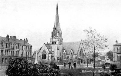 Colquhoun Square
The square is pictured in the days when the centenary monument was in the centre, the quadrants had metal fences, and what is now St Andrew's Kirk did not have a porch. Image circa 1905.
