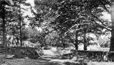 Highlandman's Road
Looking down the Highlandman's Road towards Helensburgh, circa 1910.
