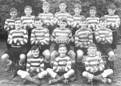 Larchfield 1st XV 1955
The rugby 1st XV at Helensburgh's Larchfield School (now part of Lomond School) in 1955. Front: Muir, Mellis, Buchan. Middle: Kennedy, Ramage, Wingate, Hesketh, Nicol. Back: Birnie, Henderson, Lawrence, Bamford, Fullarton, Duncan, Bamford.
