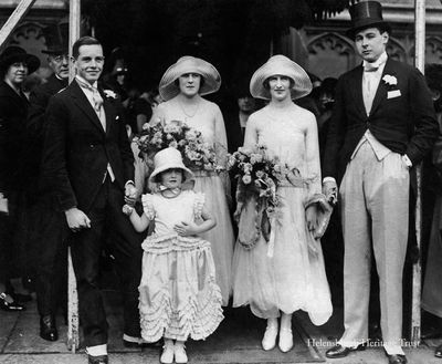 Old burgh wedding
A 1920s Helensburgh wedding photography by W.D.Brown & Co. of West Bay Studio, Helensburgh. Any information about the people in the picture would be welcomed.
