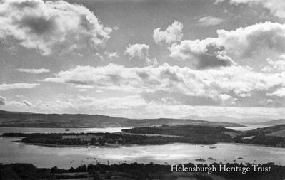 Rosneath Point
Looking from above Rhu over the Gareloch to Rosneath Point and the Firth of Clyde beyond. Image date unknown.
