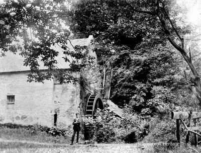 Rosneath Mill
A 1904 image of the Rosneath Mill, taken by prize-winning amateur photographer David Johnston.
