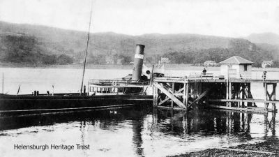 Steamer at Garelochhead
A 1906 image of a steamer â€” probably the  Lucy Ashton â€” berthed at Garelochhead Pier.
