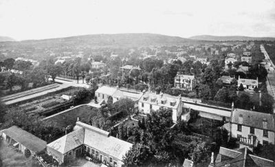West Helensburgh
The west side of Sinclair Street from just below West Argyle Street, taken from the St Columba Church tower. Circa 1912.
