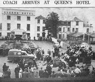 1962 celebrations
A coach carrying local dignitaries in costume, including Provost J.McLeod Williamson, arrives at the Queen's Hotel, which as the Baths Hotel had been opened and operated by Henry Bell and his wife. They had just made the trip across the Firth to Helensburgh pier on board the Comet replica. This cutting from the Helensburgh and Gareloch Times was supplied by Bruce Benson.
