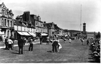 Seafront Putting Green
The card is postmarked 1957.
