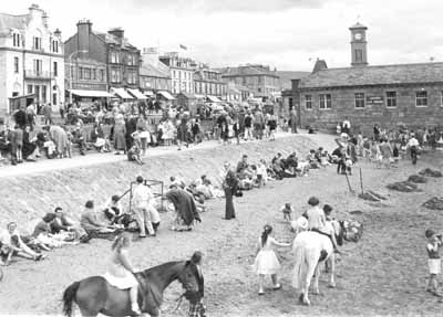 Pony Rides
Fun on Helensburgh beach at the pierhead in 1970.
