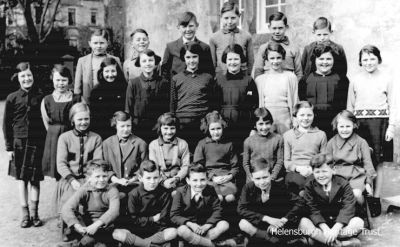 1930s Rhu Primary School
Back row from left, Dawson, Henderson, Hood, Ferguson, Miller, Spy; third row, Hutchison, Godfrey, ?, ?, Finlay, Black, Macdonald, Johnston; second row, McLean, Isobel Macdonald, Dawson, Nairn, Thomson, Ferguson, Henderson; front row, Irvine, Small, Spy, Orr, Hood. Missing, corrected and first names would be welcomed. Image supplied by Liz Sutherland.
