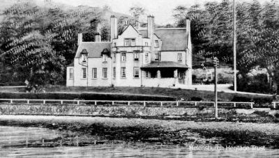 Arrochar Hotel
An old view of the Arrochar Hotel. Originally a coaching inn and called The Arrochar Inn, it was also the Torrance Hotel for a time. Image circa 1916.
