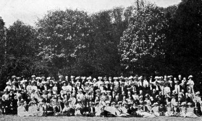 Band of Hope
There was a large attendance at the Band of Hope garden party and conference at Cairndhu House, Helensburgh, on June 6 1908. The Band of Hope, a temperance organisation for working-class children, was founded in Leeds in 1847. All members took a pledge of total abstinence and were taught the 'evils of drink'. Members were enrolled from the age of six and met once a week to listen to lectures and participate in activities. Music played an important role and competitions were held between different Band of Hope choirs. Members of the local Temperance Societies also organised outings for the children, and with the growth of the railways, trips were arranged to the nearest coastal resorts. 
