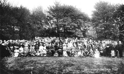 Course opening
The assembled crowd at the opening of the present Cardross golf course on May 21 1904. It was designed by the celebrated golfer Willie Fernie who that day played Ben Sayers over the 18 holes. They carded 76 and 77 respectively. It succeeded a six hole course laid out in 1895 on part of the Kilmahew Estate. Image supplied by Archie McIntyre.
