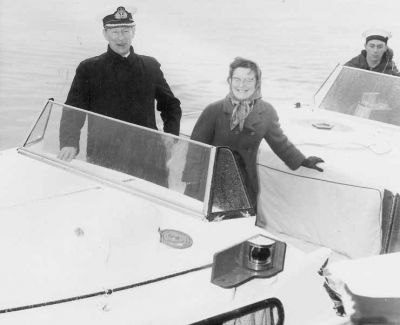 First Commodore Leaves
The first Commodore Clyde, Derek Kent, and his wife leave the Clyde Submarine Base at Faslane at the end of his tour of duty. He was promoted to Rear Admiral and appointed Flag Officer Malta.
