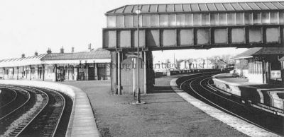 Craigendoran Station
A view of Craigendoran Station in its heyday, with the platform on the left leading down to the steamer terminal. It opened for business under the North British Railway on May 15 1882, and steamer services were finally withdrawn in 1972. The piers have since become derelict, and on the firth side of the line the station buildings are long gone. Image date unknown.
