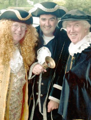 Bicentenary stars
As part of the burgh bicentenary celebrations in 2002 a play about the granting of the burgh charter was performed. In the cast (from left) were Stewart Noble as King George III, Calum McNicol as the town crier, and Jim Ritchie as Sir James Colquhoun.
