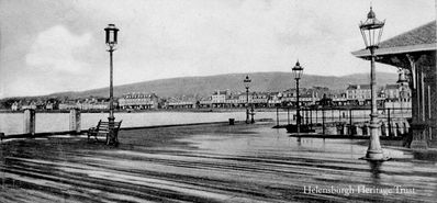 Helensburgh Pier
Looking across the Helensburgh pierhead towards the West Bay. Image circa 1904.
