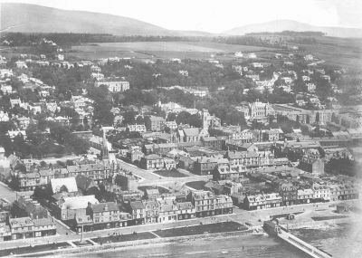 Helensburgh from the air
The town centre area, believed to have been taken about 1920.
