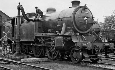 67662 at Helensburgh
The Thompson-designed Class L1 engine 67662 takes on water at the Helensburgh shed on June 21 1955. The class was introduced in 1945 and weighed almost 90 tons.
