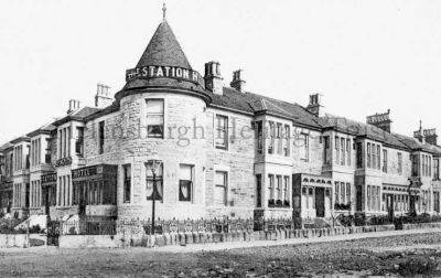 Reynolds Station Hotel
The Station Hotel on Craigendoran Avenue, Helensburgh. Date unknown. From the image collection of the late Nan Moir, of Cove.
