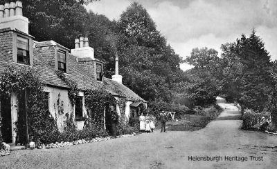 Whistlefield Brae
The Whistlefield Brae looking up the hill from Garelochhead. Image c.1900 by courtesy of the Helensburgh Memories website.
